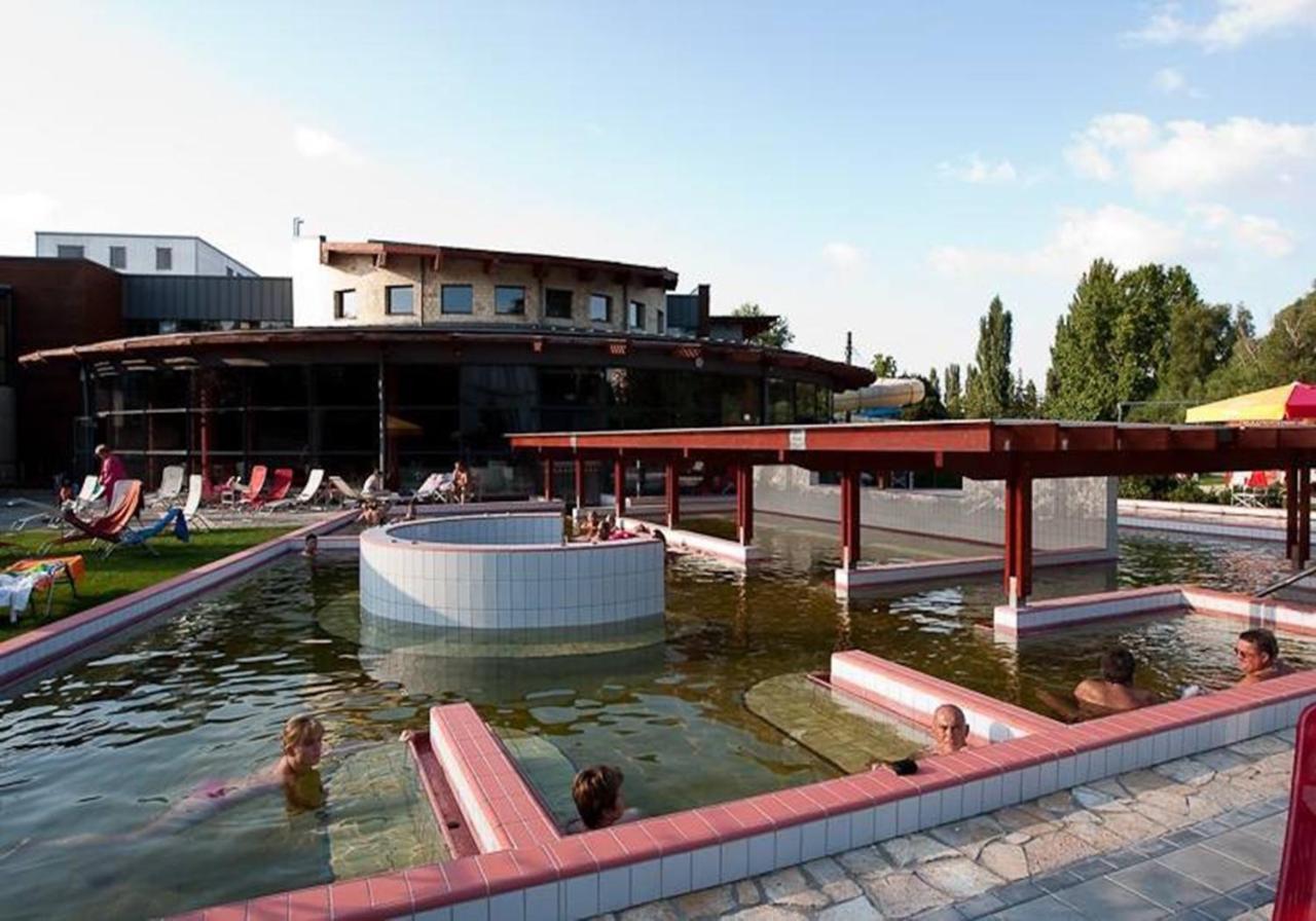 Hostel Maros Gyor Exterior photo