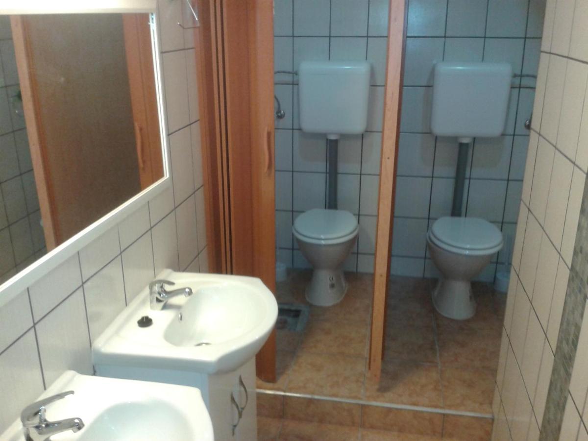 Hostel Maros Gyor Exterior photo