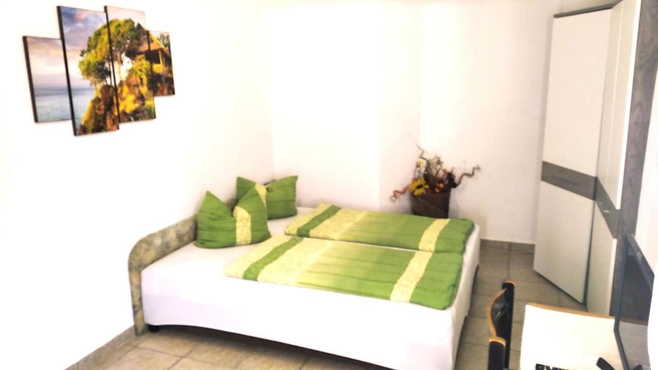 Hostel Maros Gyor Exterior photo