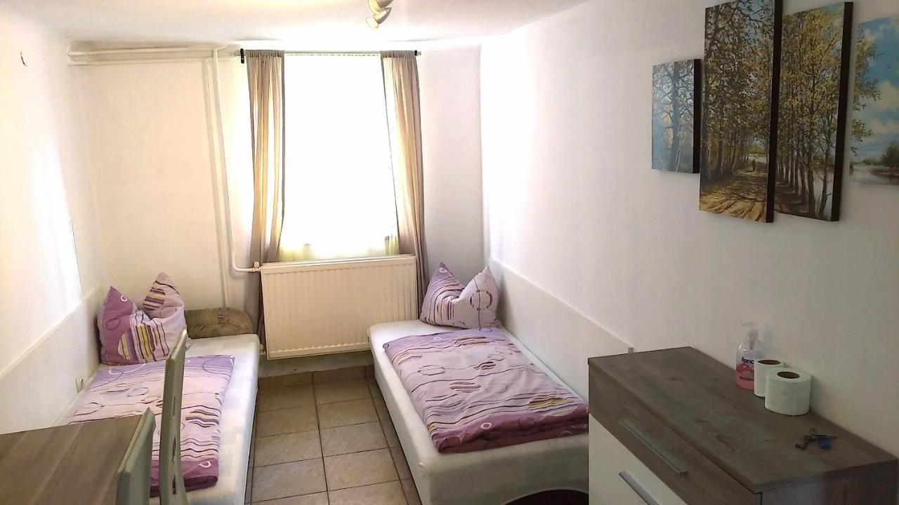 Hostel Maros Gyor Exterior photo
